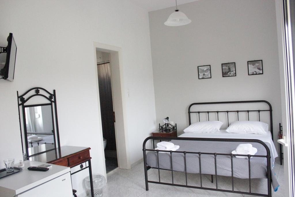 Hotel Delfini Adamantas  Zewnętrze zdjęcie